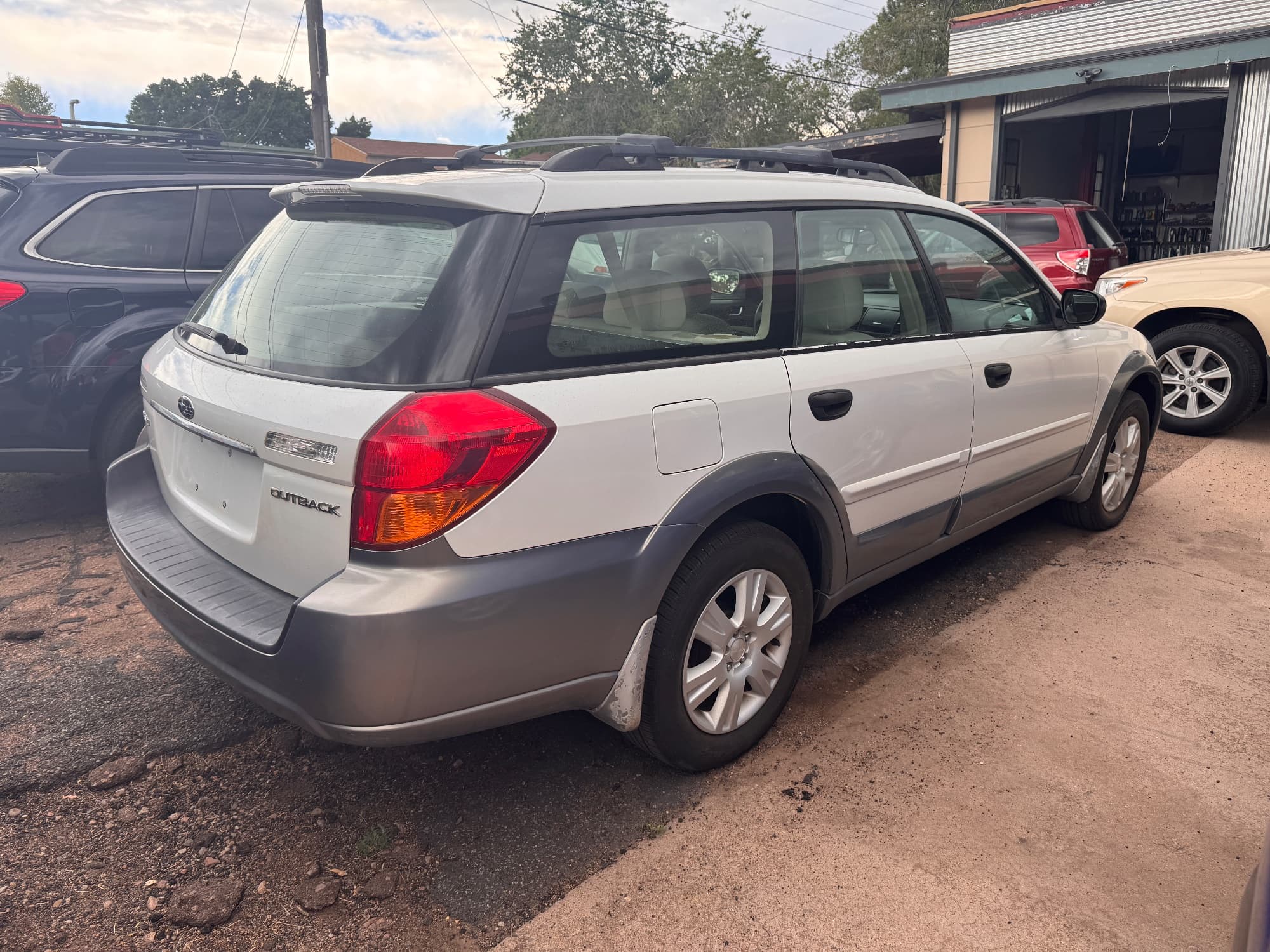 2005 Subaru Outback — photo 4