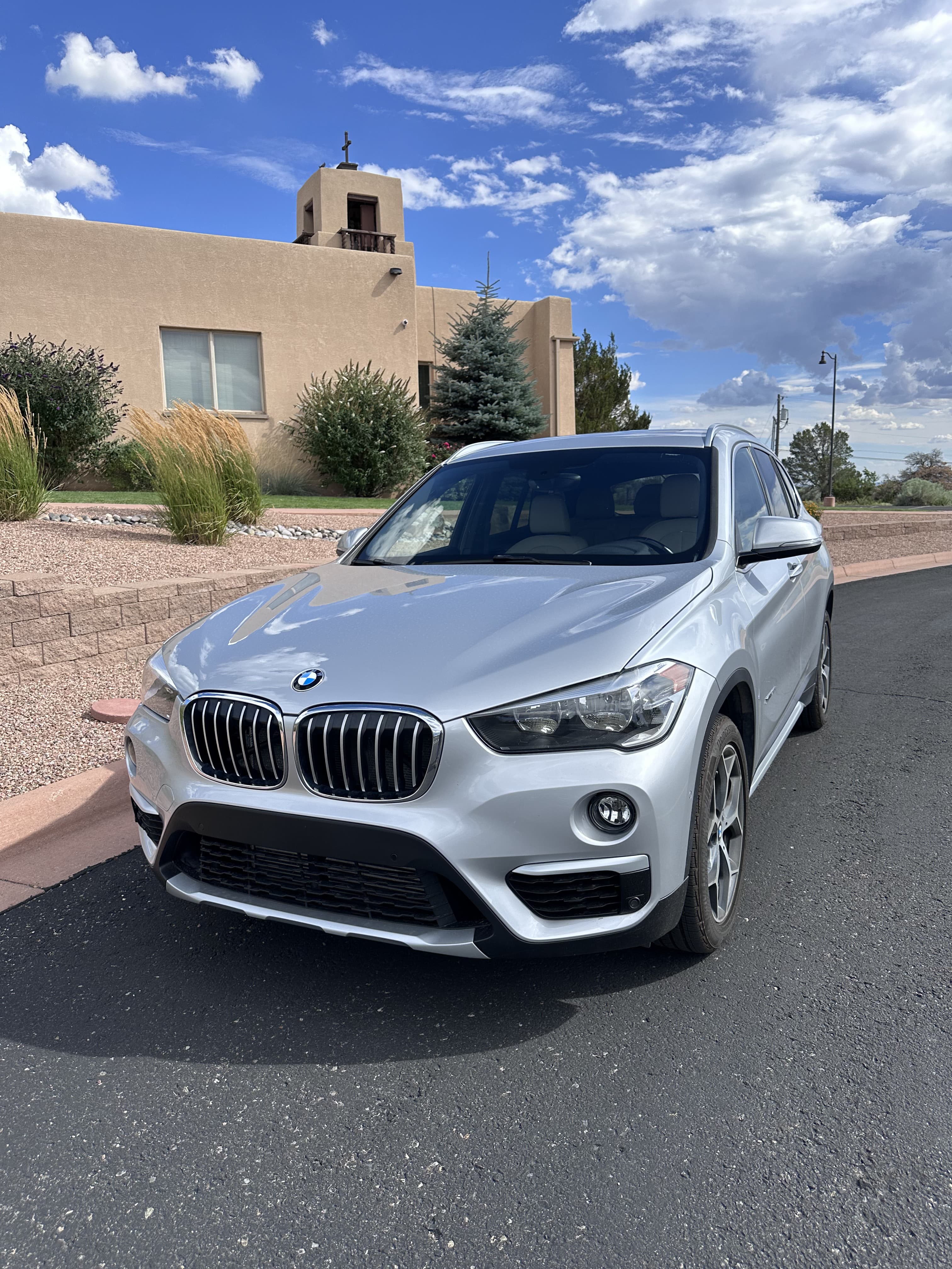 2018 BMW X1 — photo 1
