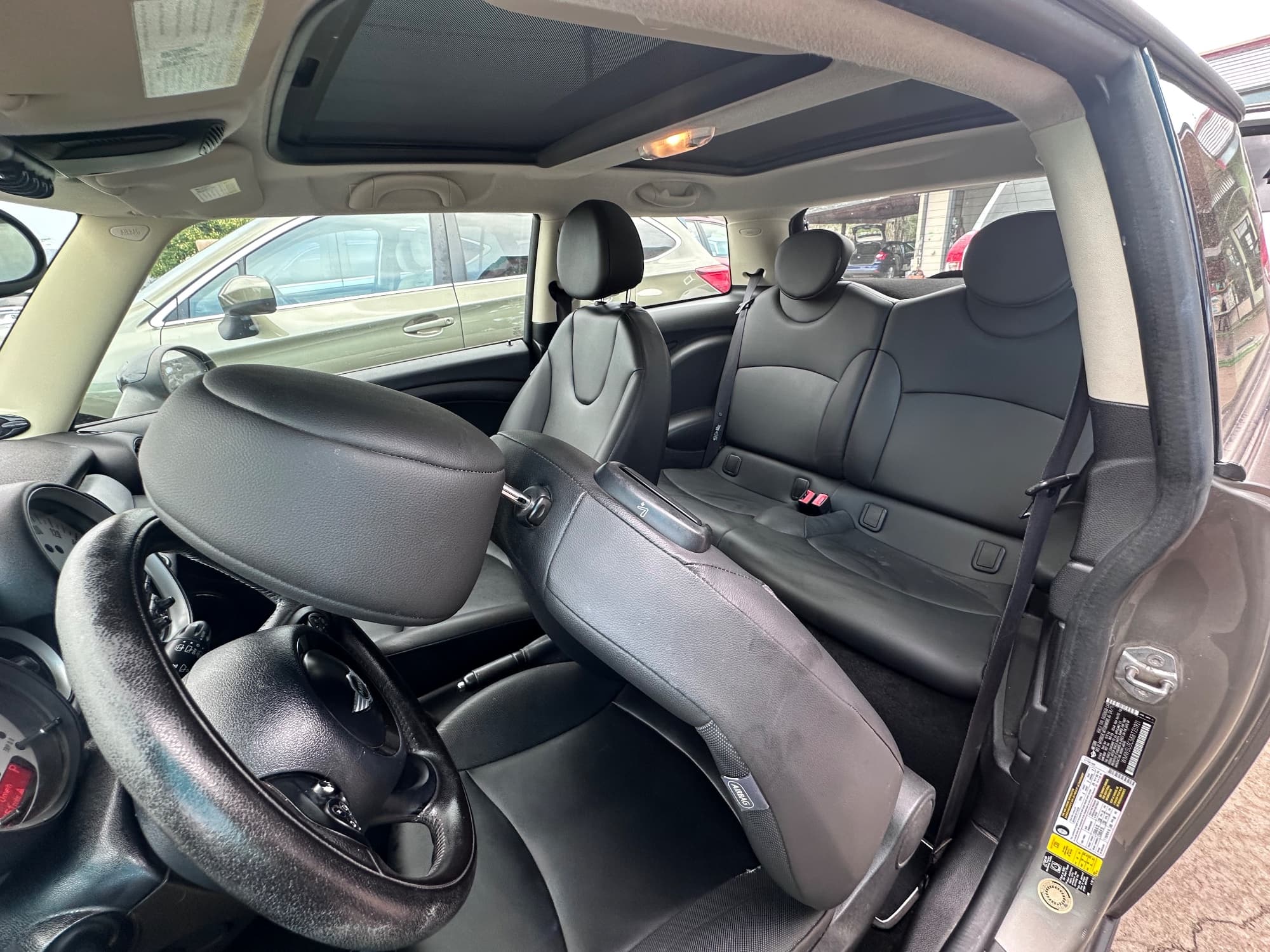 2011 MINI Hardtop — photo 3