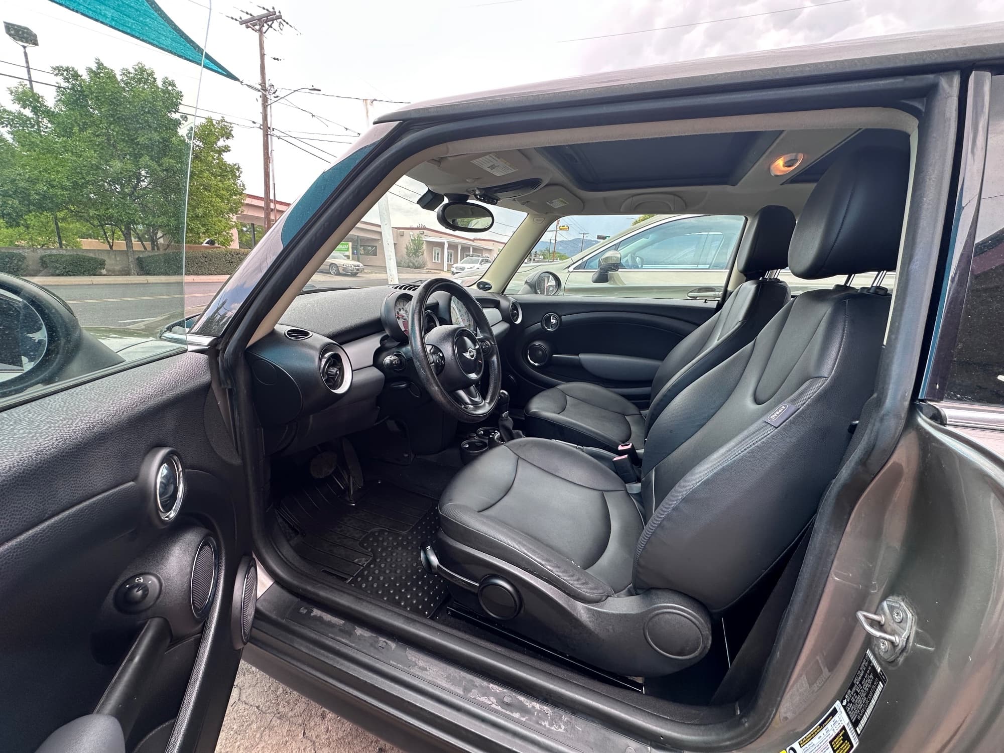 2011 MINI Hardtop — photo 4