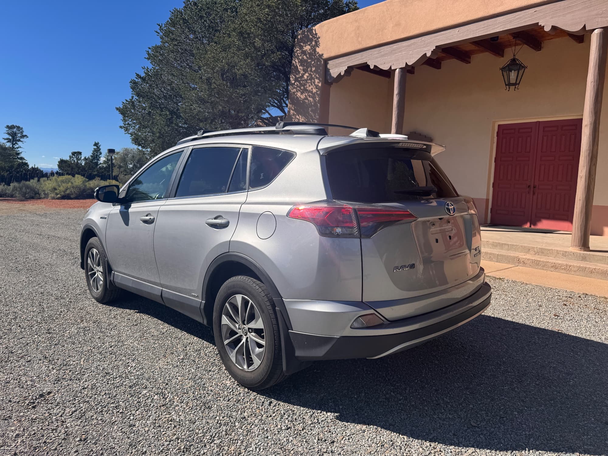 2017 Toyota RAV4 — photo 7