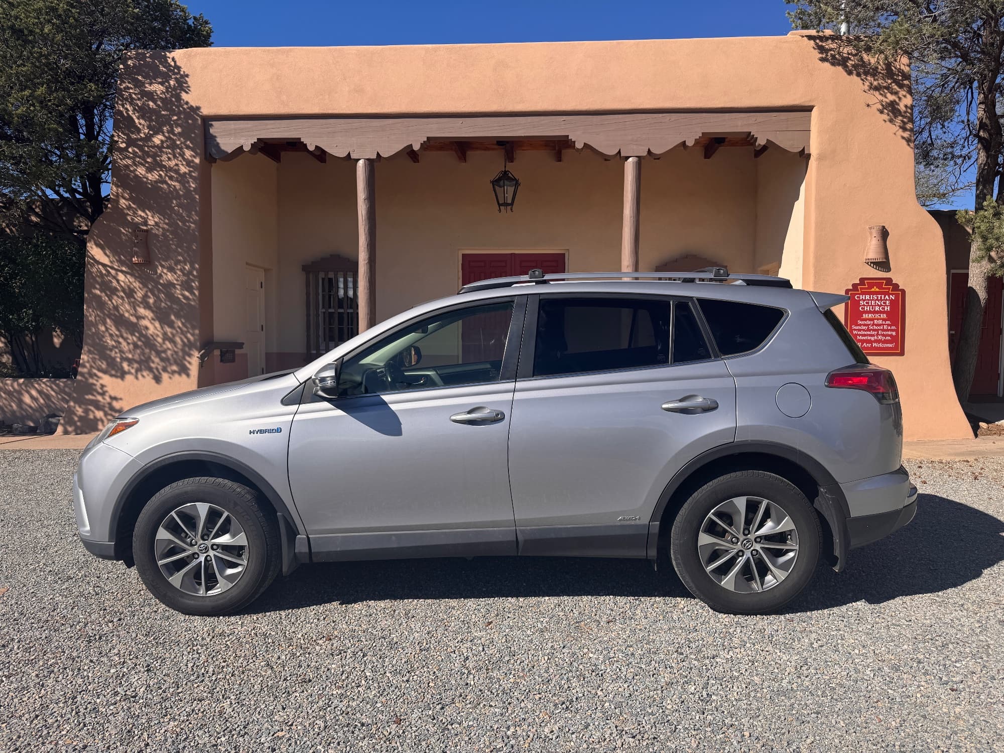 2017 Toyota RAV4 — photo 12