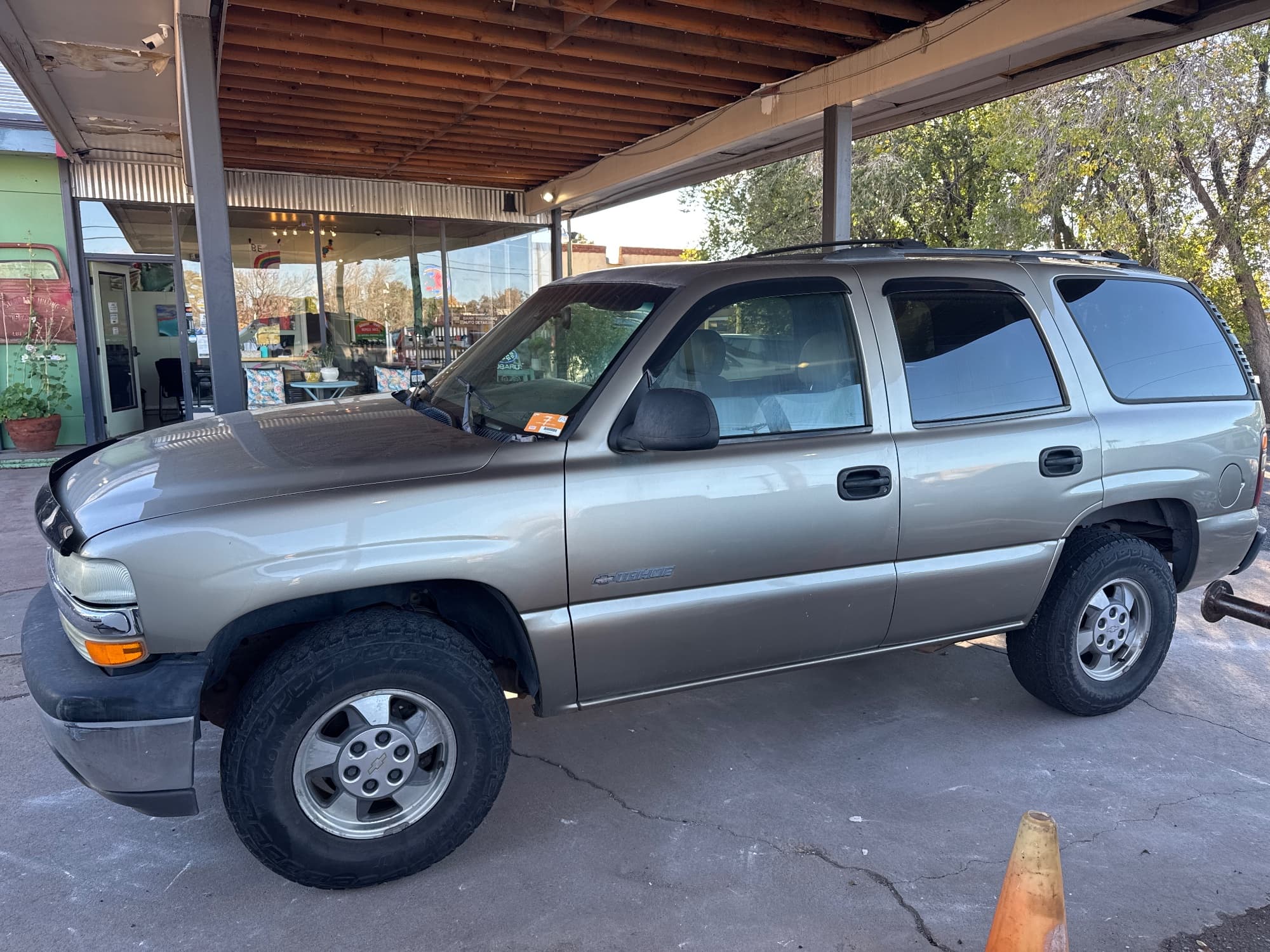 2001 Chevrolet Tahoe — photo 1