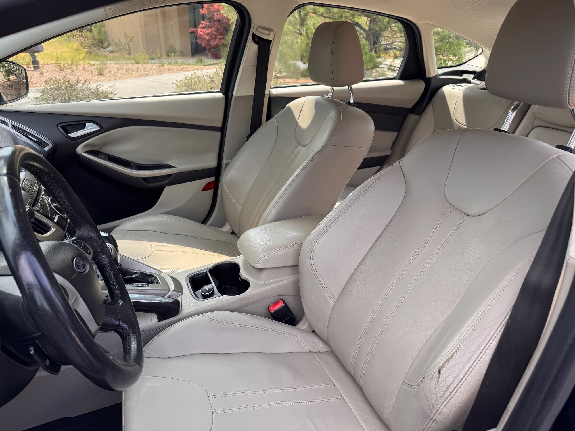 2012 Ford Focus — photo 17