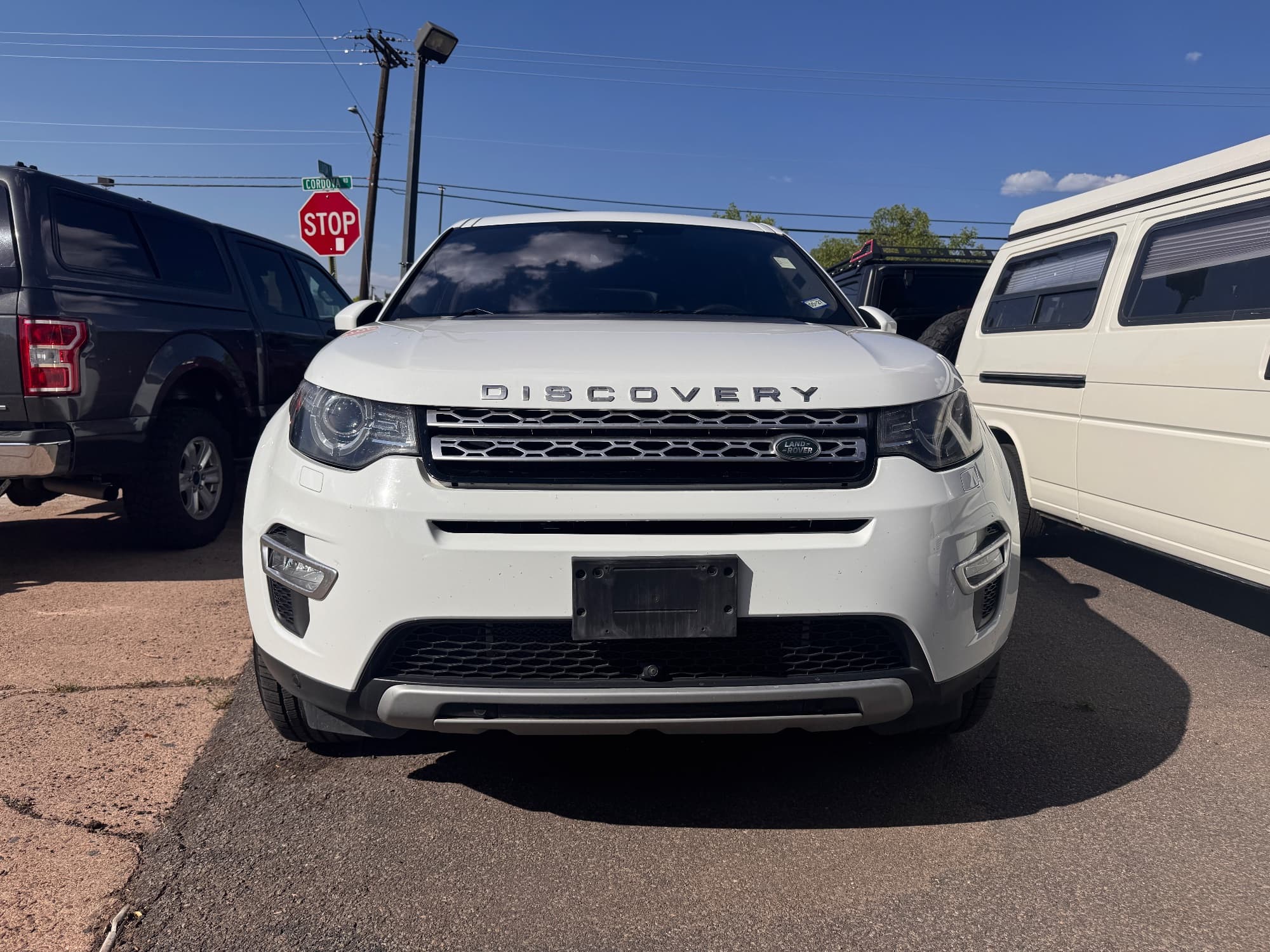 2016 Land Rover Discovery Sport — photo 2