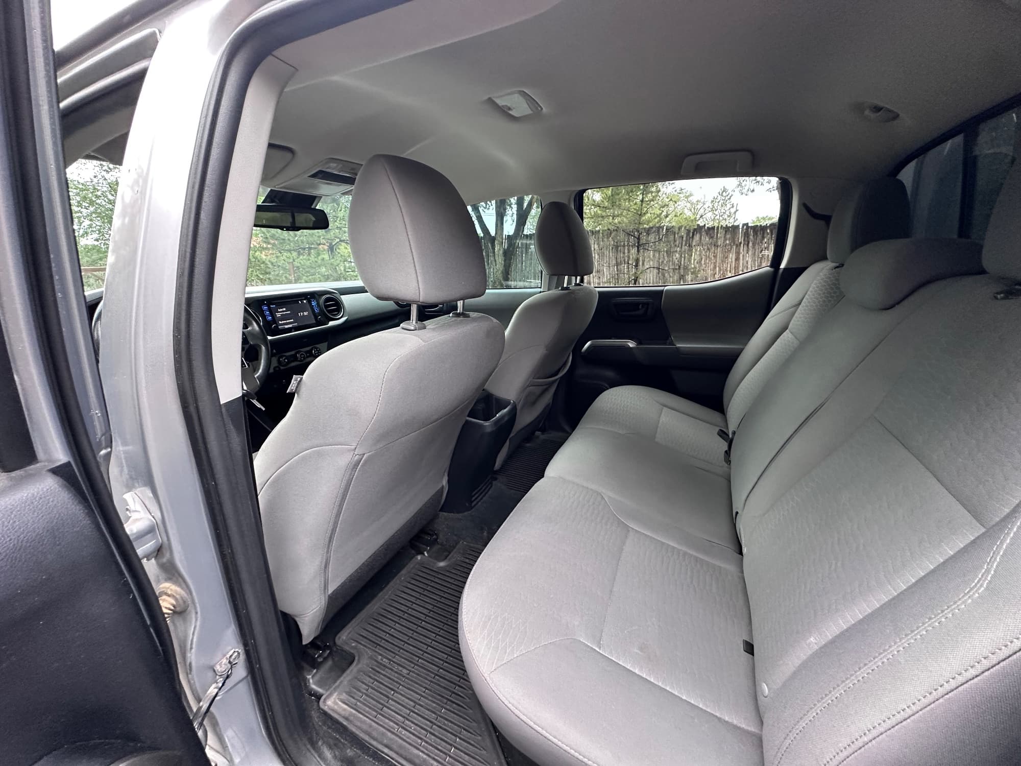 2019 Toyota Tacoma — photo 19